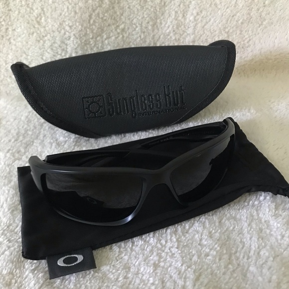 Oakley Other - BRAND NEW Oakley Canteen Sunglasses - Matte Black